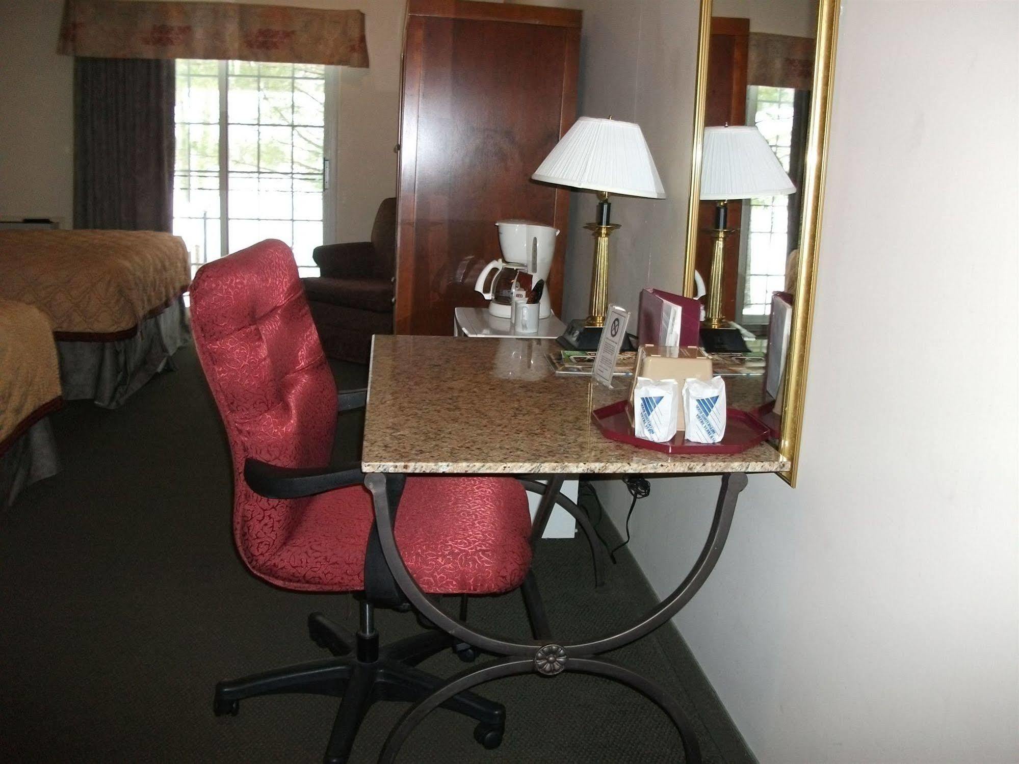 Travelodge By Wyndham Wasaga Beach Quarto foto
