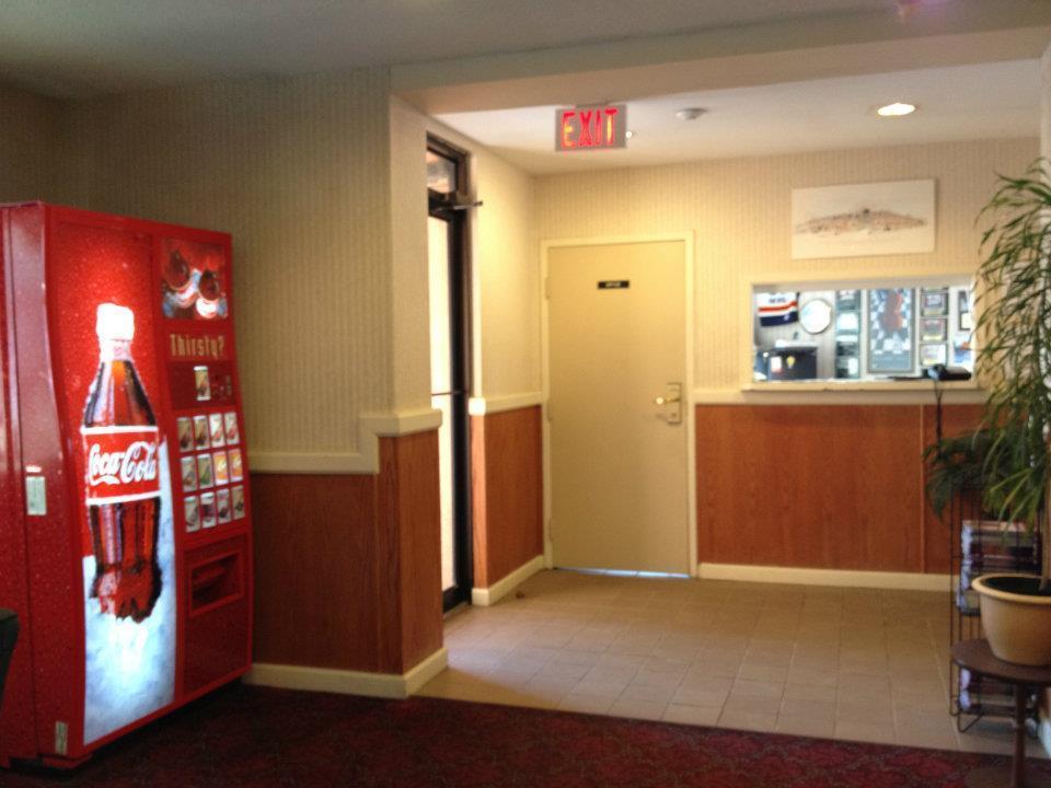Travelodge By Wyndham Wasaga Beach Exterior foto
